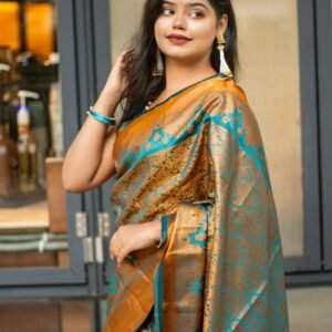 কাঞ্জিভরম গোল্ডেন -গ্রীন কালার