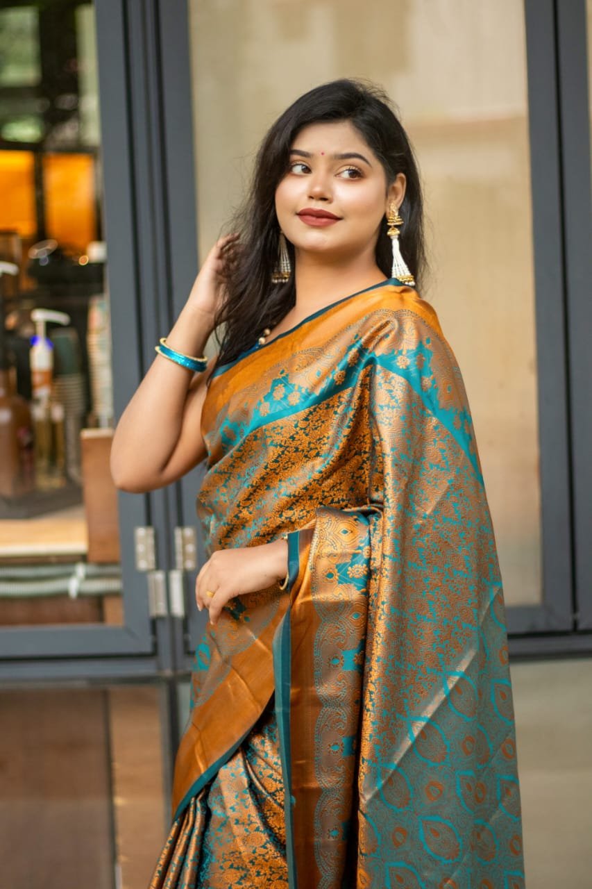 কাঞ্জিভরম গোল্ডেন -গ্রীন কালার